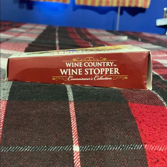 Wine Country Connoisseur’s Collection Wine Stopper - Picture 2 of 4